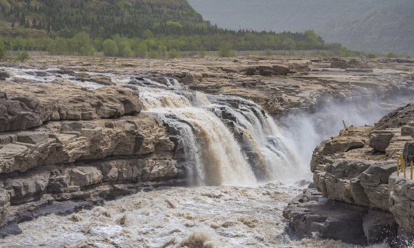 壶口瀑布在哪里,壶口瀑布位于哪里图1