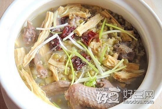 绿豆白鸽汤做法,乳鸽煲绿豆的做法大全窍门图1