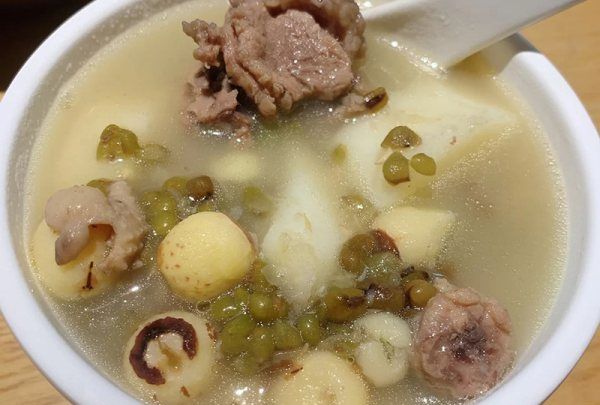 绿豆白鸽汤做法,乳鸽煲绿豆的做法大全窍门图11