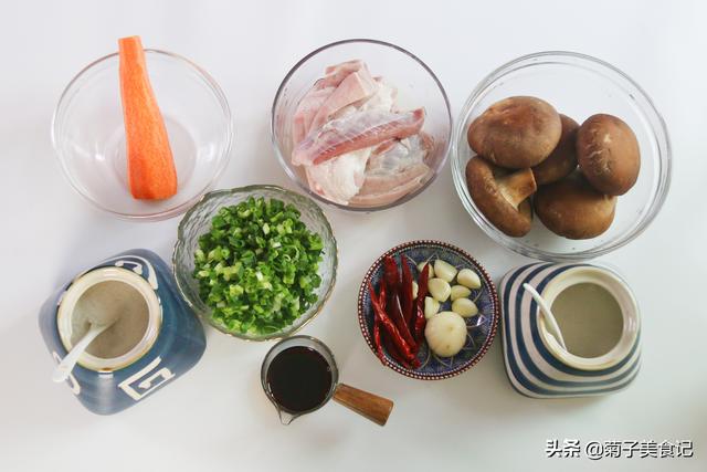 香菇炒肉怎么炒好吃又嫩（香菇炒肉这样做）(5)