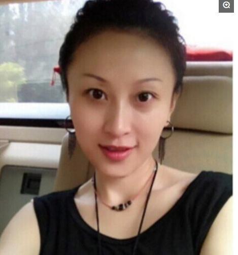 宋小宝37岁老婆近照曝光，孩子长相亮瞎眼，难怪被隐藏这么久